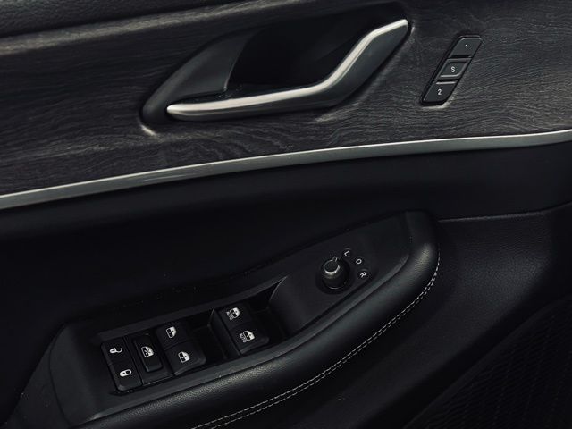 2023 JEEP GRAND CHEROKEE - Image 13