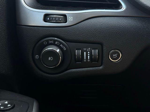 2021 JEEP CHEROKEE - Image 29