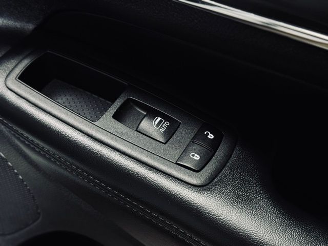 2022 JEEP GRAND CHEROKEE - Image 16