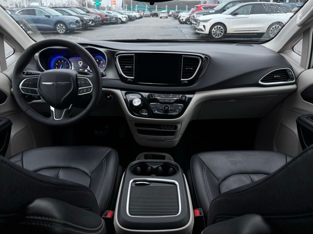 2024 CHRYSLER PACIFICA - Image 24