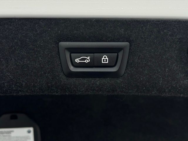 2021 BMW 540I - Image 11