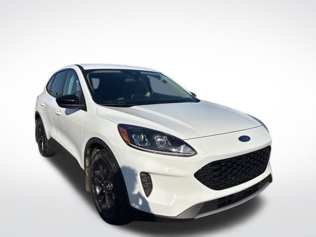 2020 Ford Escape SE Sport Hybrid photo 3