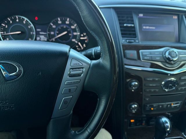 2016 INFINITI QX80 - Image 30