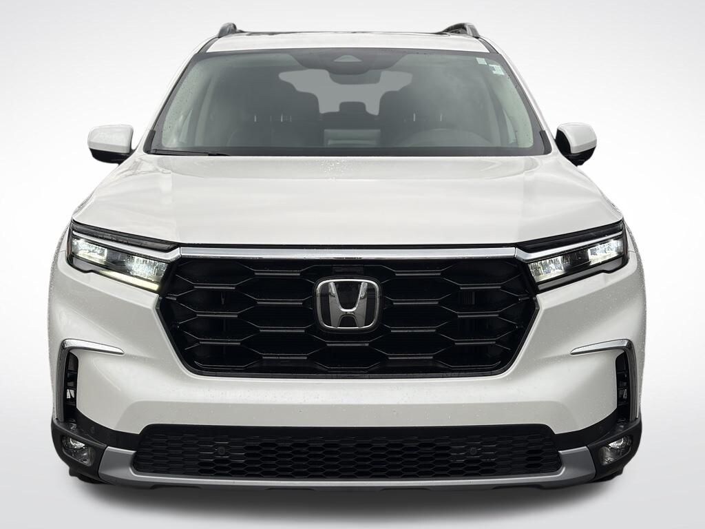 Certified 2025 Honda Pilot Touring SUV