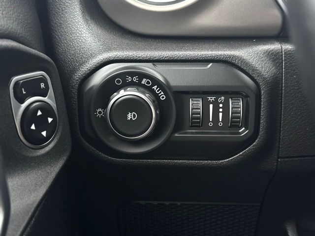 2021 JEEP WRANGLER - Image 30