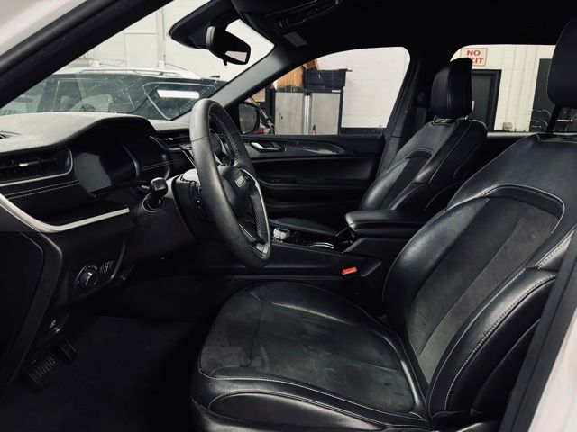 2023 JEEP GRAND CHEROKEE - Image 16