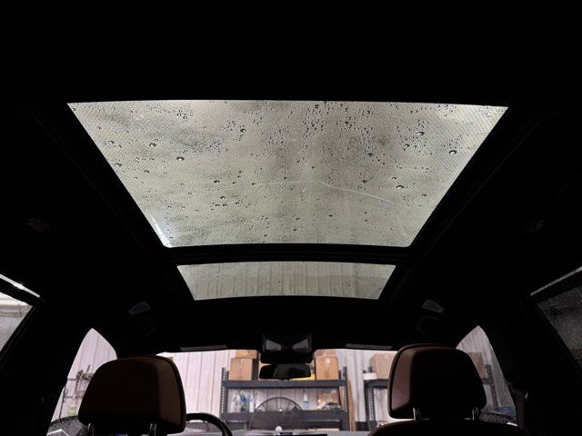 2024 BMW X7 - Image 27