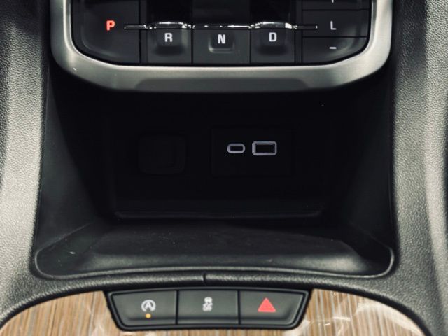 2023 GMC ACADIA - Image 34