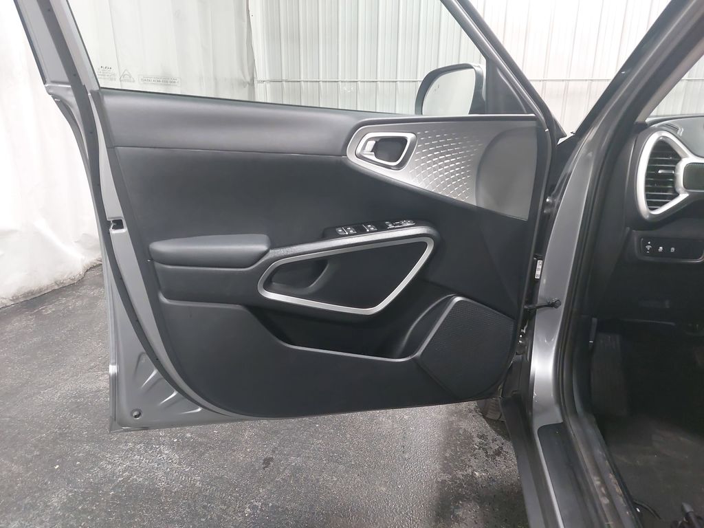 2025 KIA SOUL - Image 26