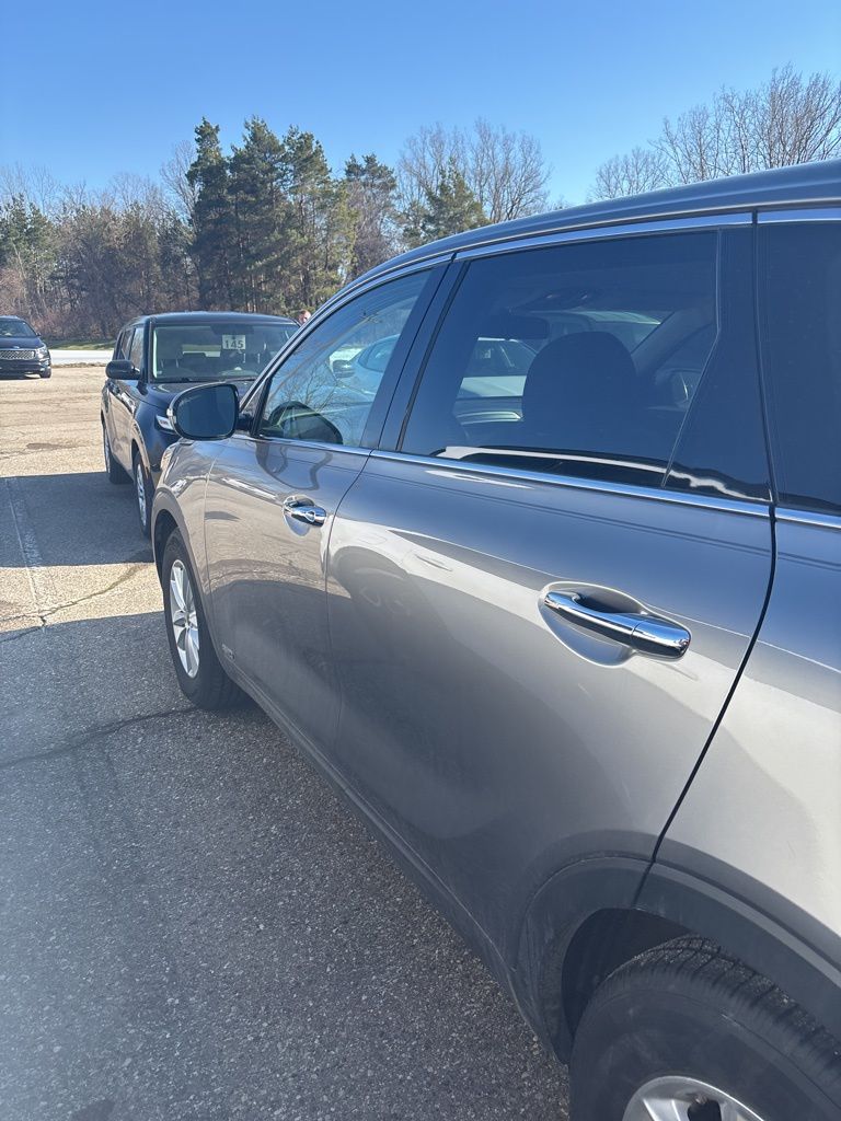 2019 KIA SORENTO - Image 8