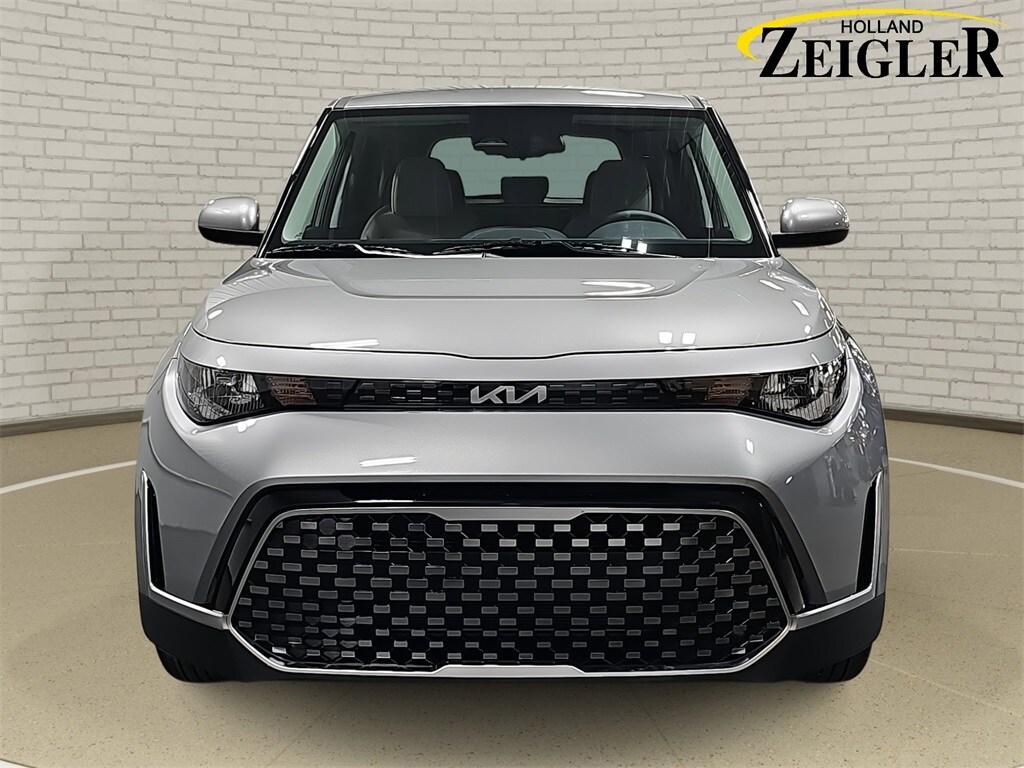 2025 Kia Soul EX photo 2