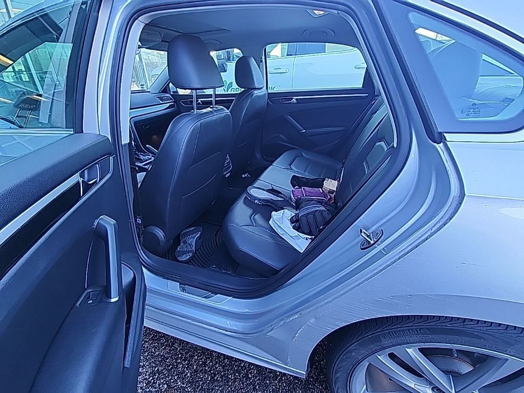 2019 VOLKSWAGEN PASSAT - Image 7