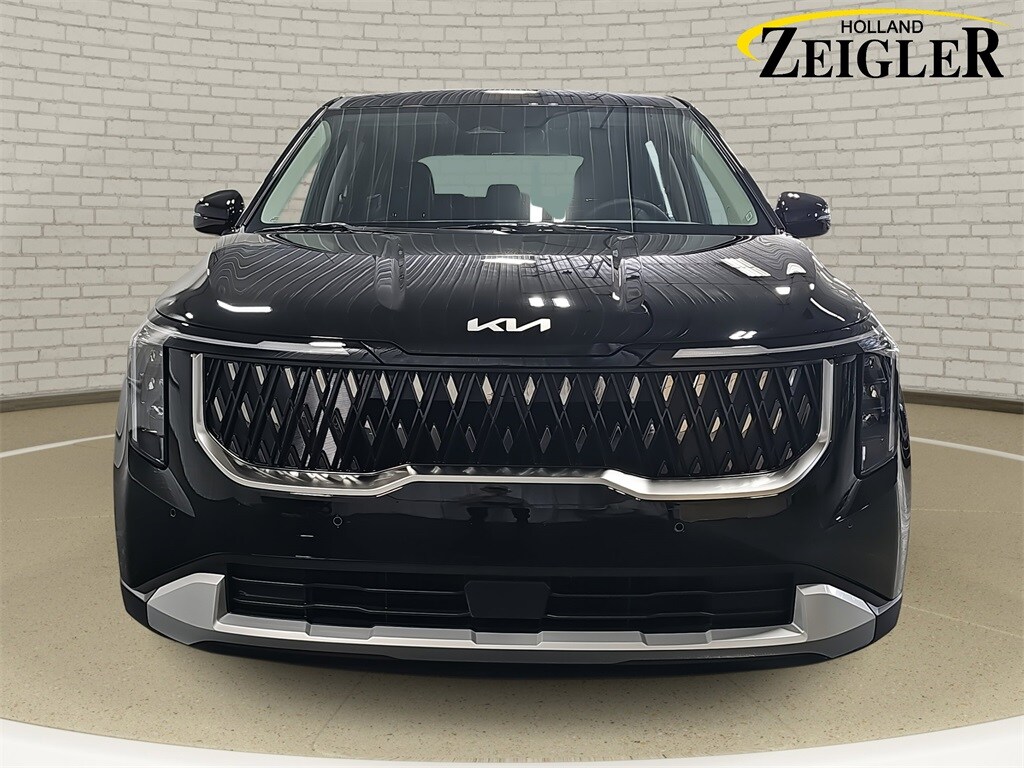 2025 Kia Carnival LXS photo 2