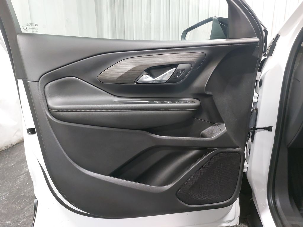 2023 GMC TERRAIN - Image 27
