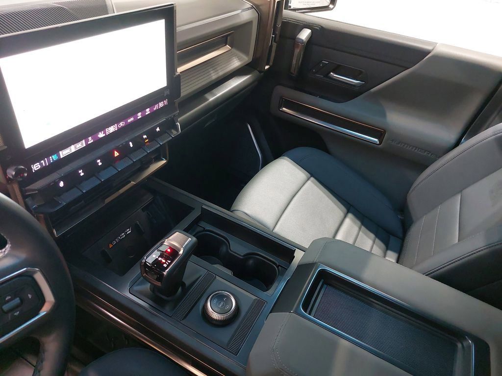 2024 GMC HUMMER EV SUV - Image 25