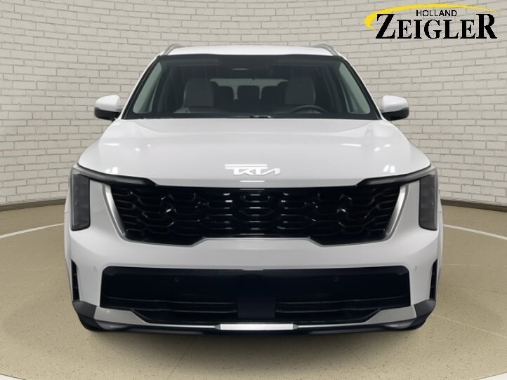 2025 Kia Sorento S photo 2