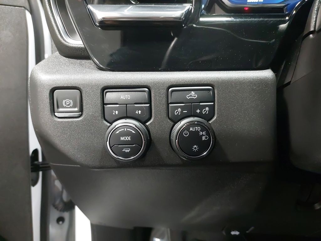 2023 CHEVROLET SILVERADO - Image 25