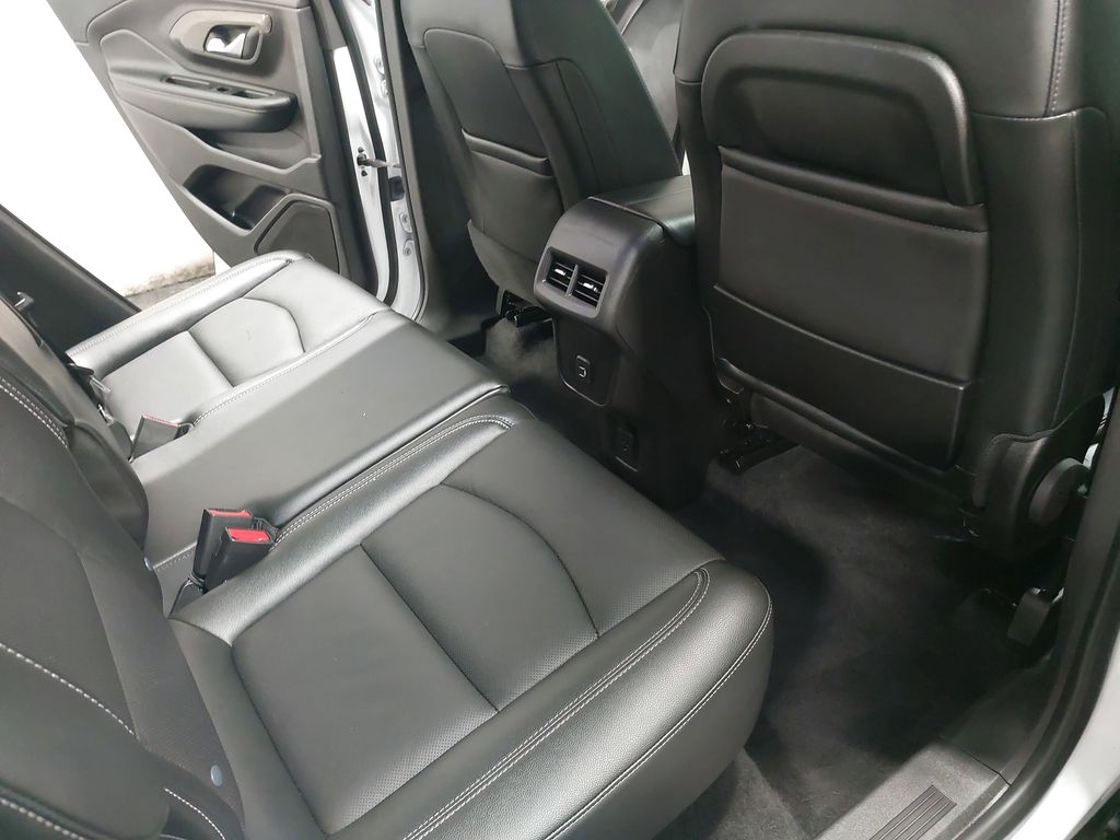 2024 GMC TERRAIN - Image 11