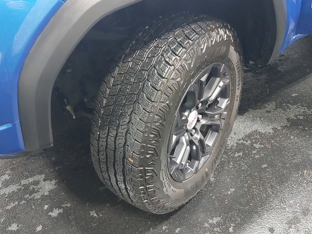 2023 GMC CANYON - Image 32