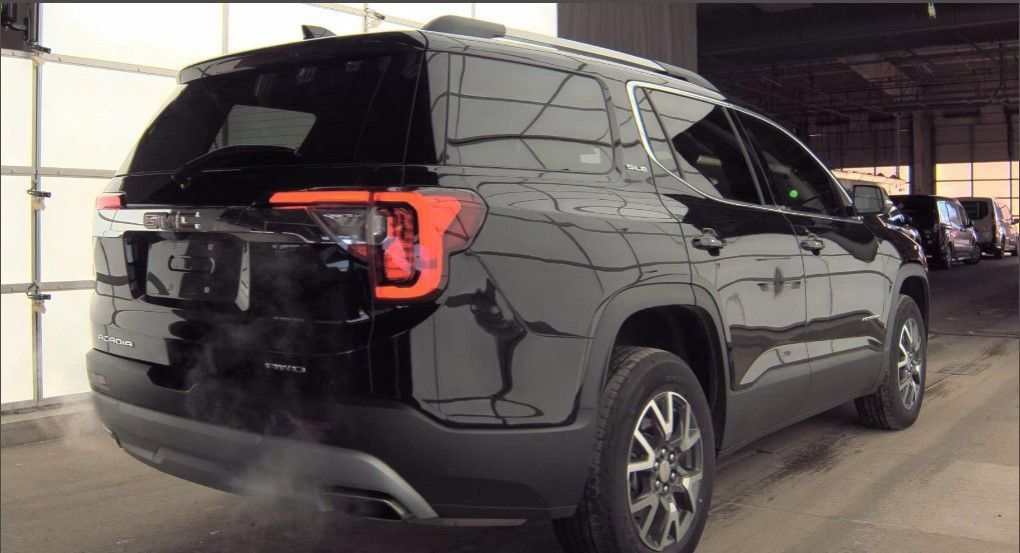 2023 GMC ACADIA - Image 5