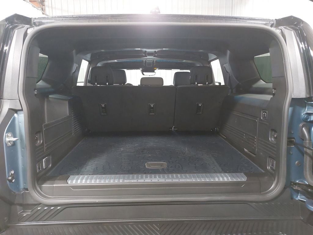 2024 GMC HUMMER EV SUV - Image 12