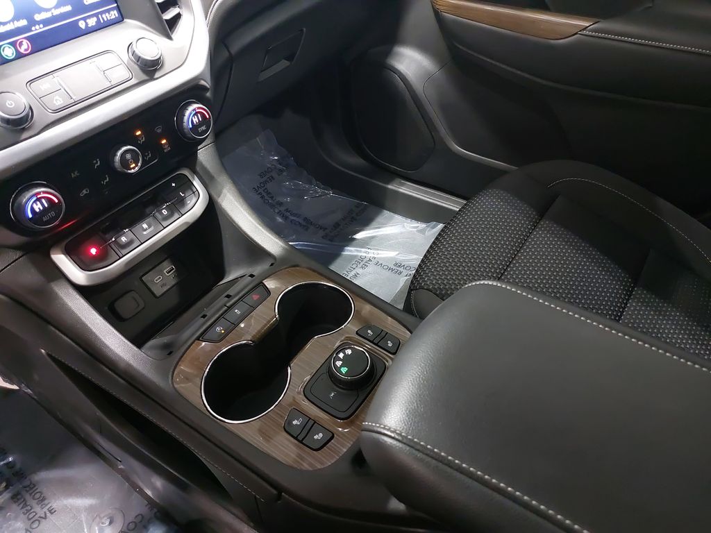 2023 GMC ACADIA - Image 28