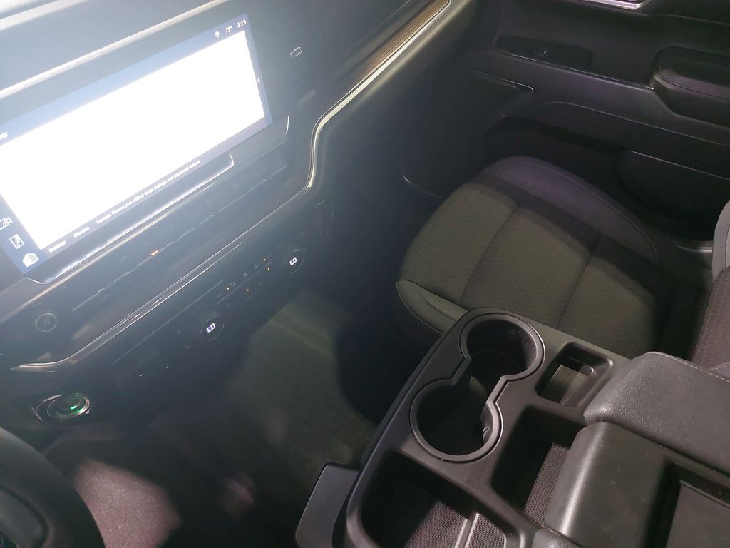 2024 CHEVROLET SILVERADO - Image 24