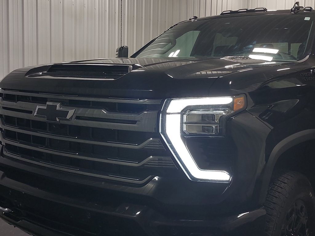 2024 CHEVROLET SILVERADO HD - Image 33