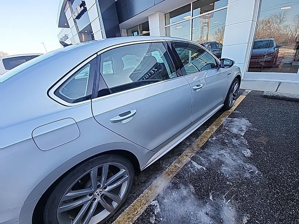 2019 VOLKSWAGEN PASSAT - Image 10