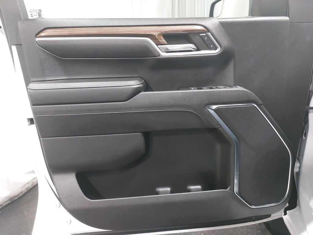 2023 CHEVROLET SILVERADO - Image 26