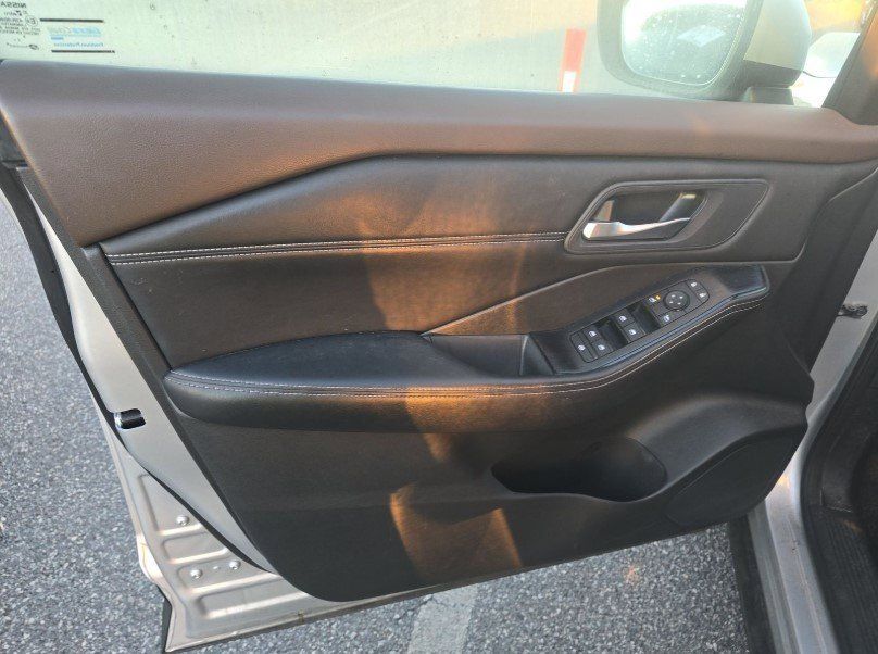 2023 NISSAN ROGUE - Image 8