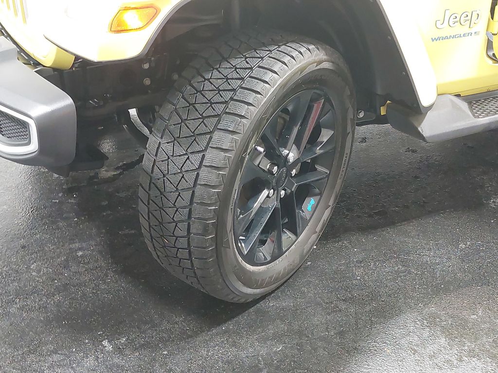 2023 JEEP WRANGLER - Image 32