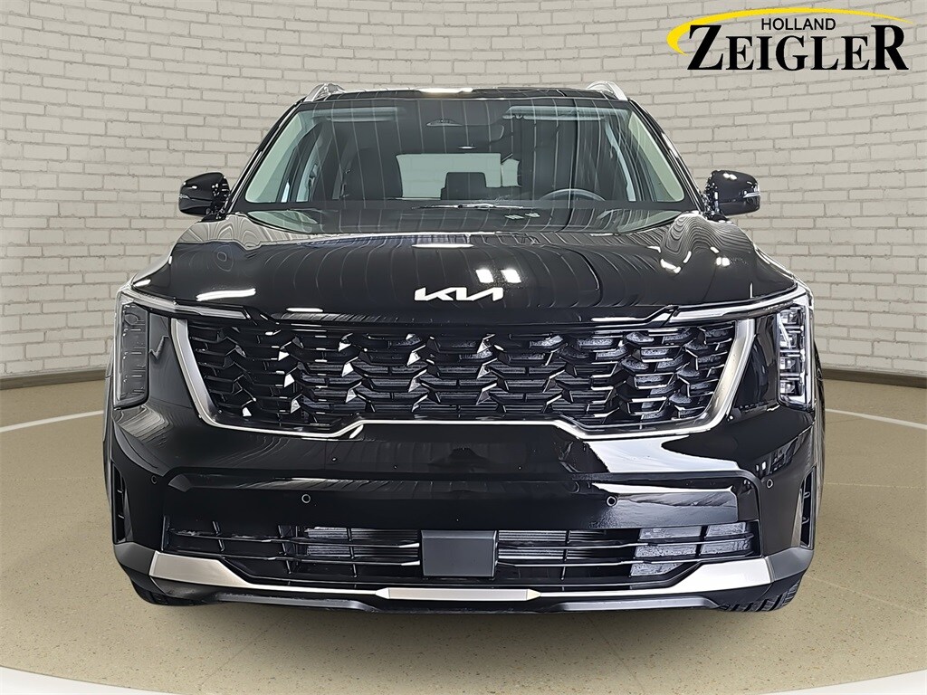 2025 Kia Sorento S photo 2