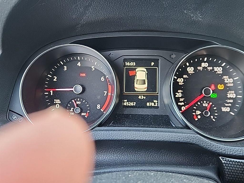 2019 VOLKSWAGEN PASSAT - Image 2