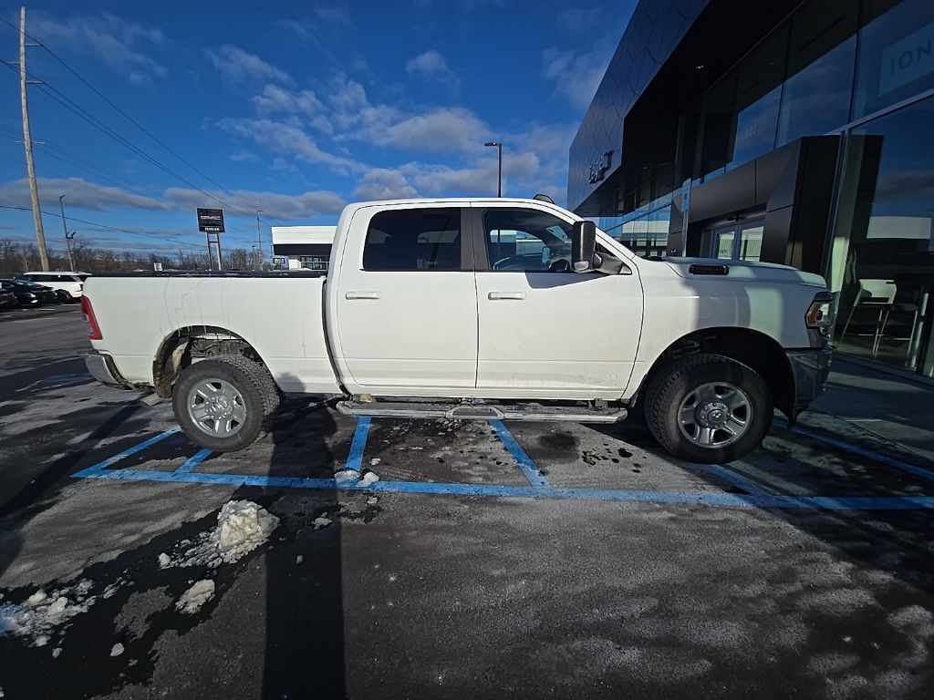 2022 RAM 2500 - Image 3