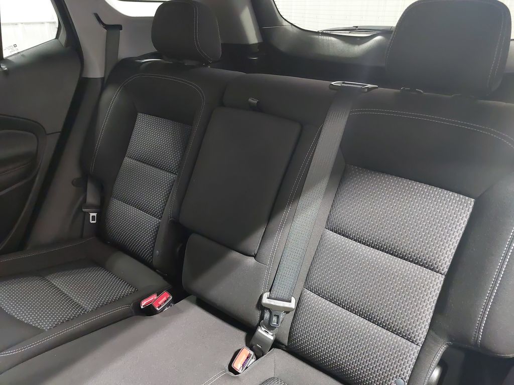 2023 GMC TERRAIN - Image 13