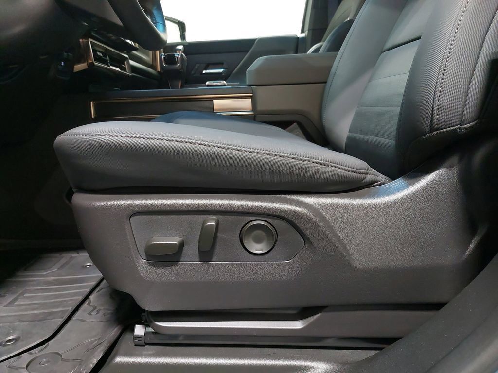 2024 GMC HUMMER EV SUV - Image 29