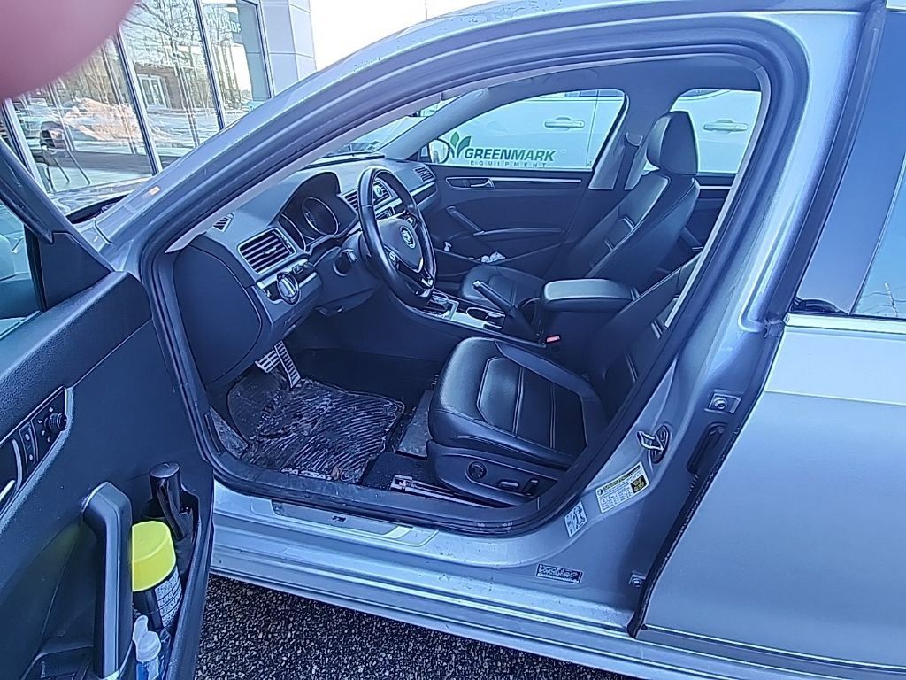 2019 VOLKSWAGEN PASSAT - Image 6