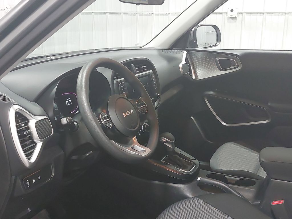 2025 KIA SOUL - Image 15