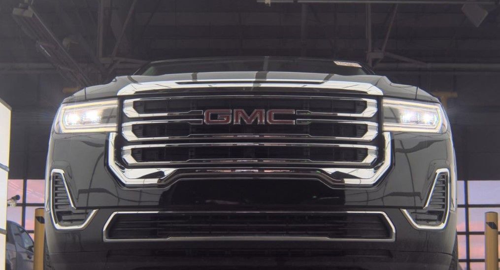 2023 GMC ACADIA - Image 3