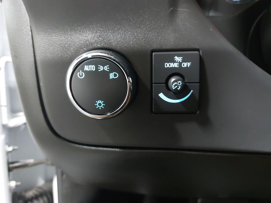 2024 GMC SAVANA - Image 22