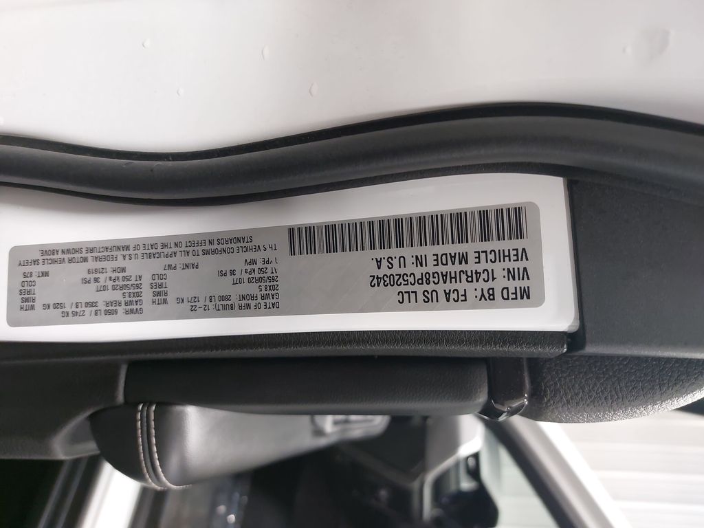 2023 JEEP GRAND CHEROKEE - Image 36