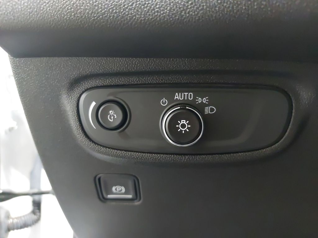 2023 GMC TERRAIN - Image 26