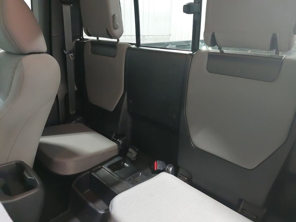 2022 TOYOTA TACOMA - Image 12