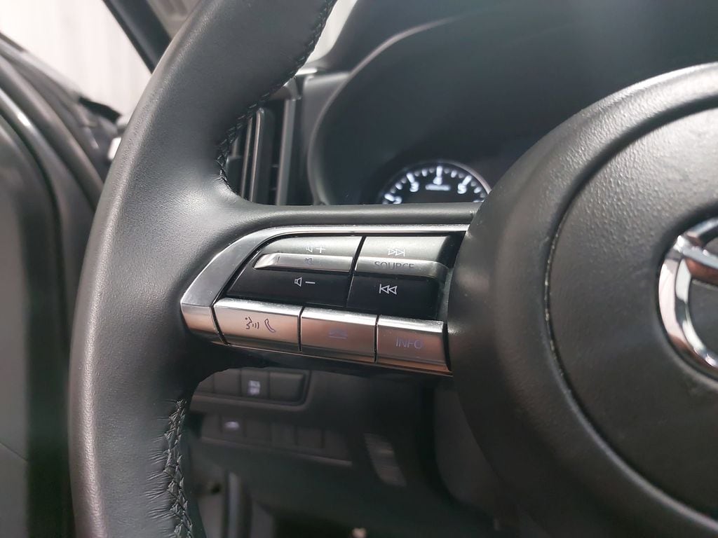 2025 MAZDA CX-50 - Image 17