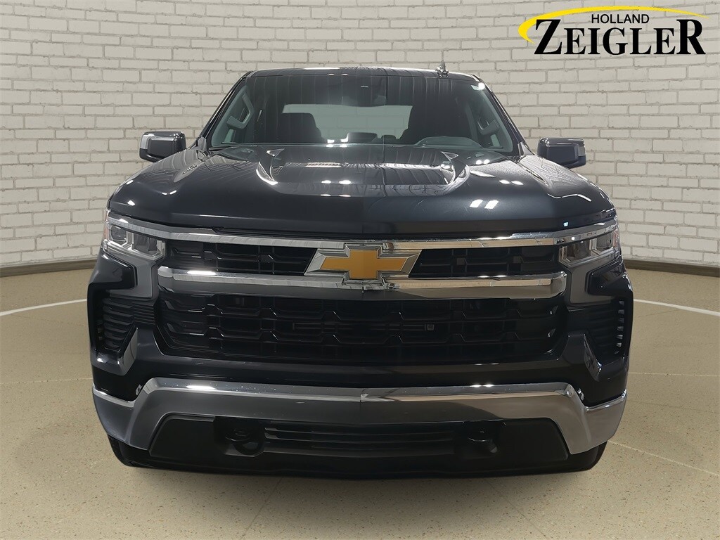 2024 Chevrolet Silverado 1500 LT photo 2