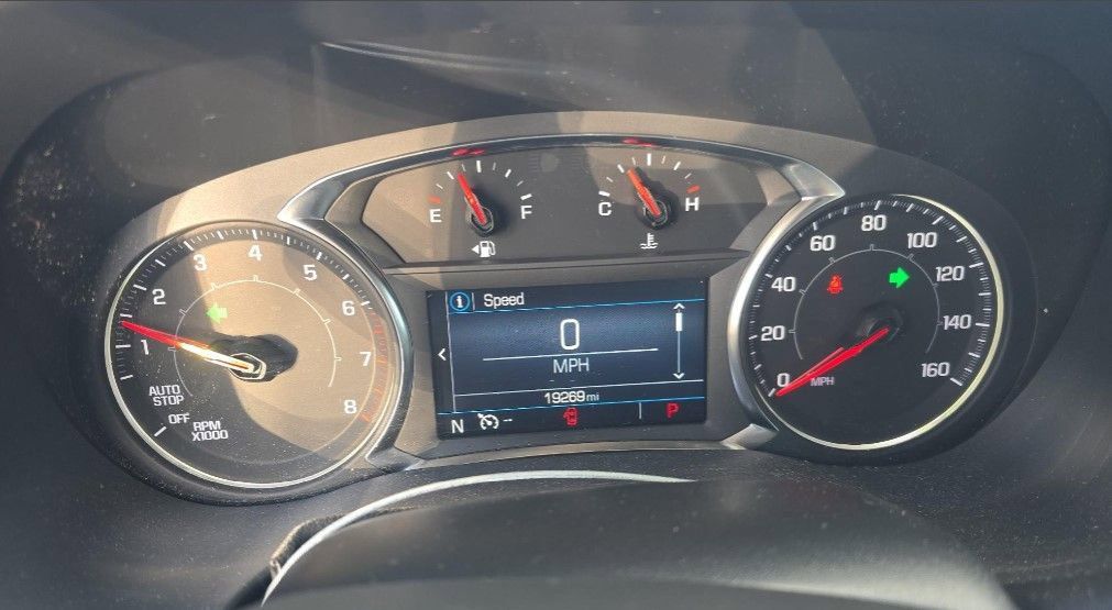 2023 GMC ACADIA - Image 15