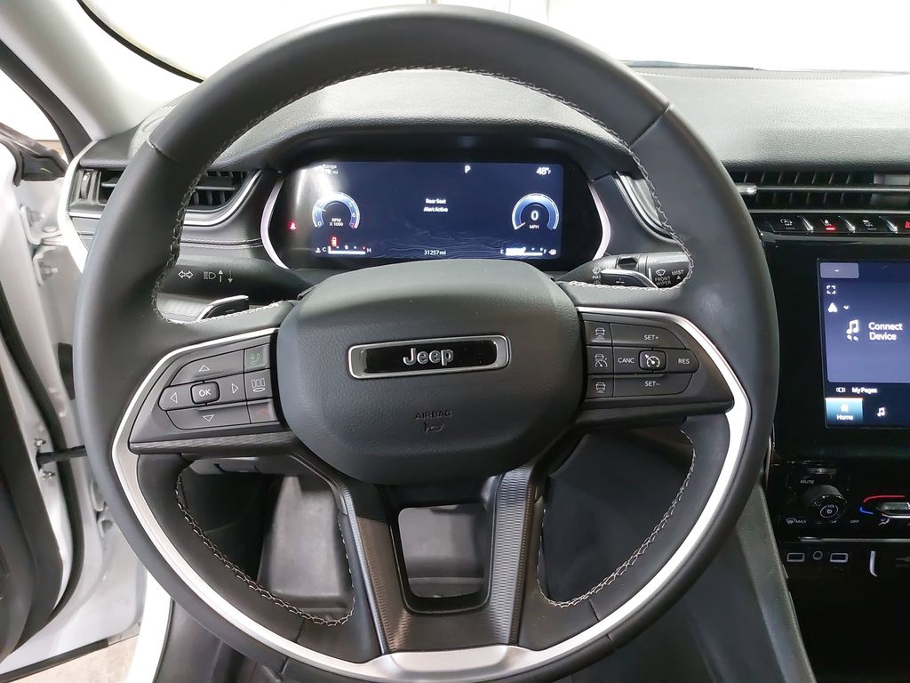 2023 JEEP GRAND CHEROKEE - Image 17