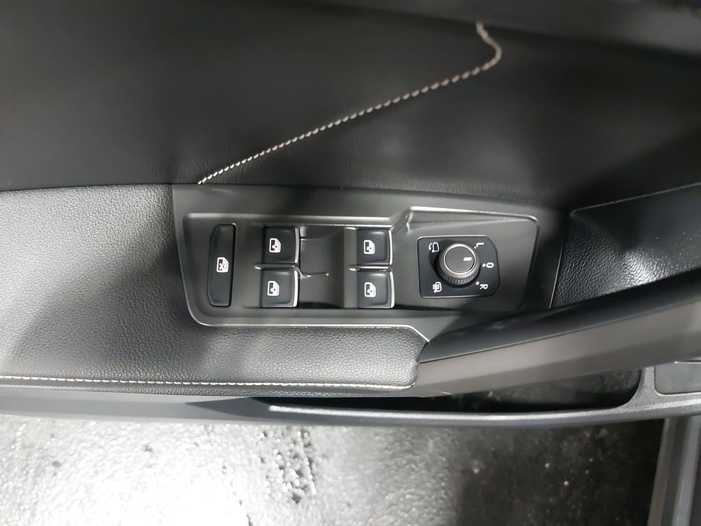 2022 VOLKSWAGEN TIGUAN - Image 29