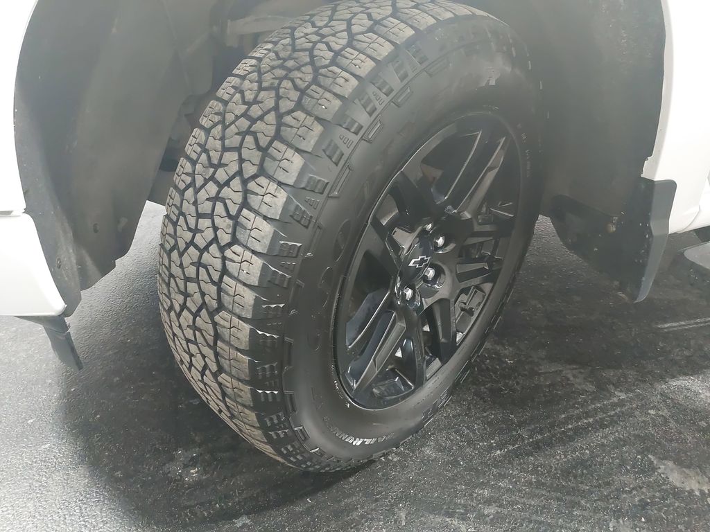 2024 CHEVROLET SILVERADO - Image 31